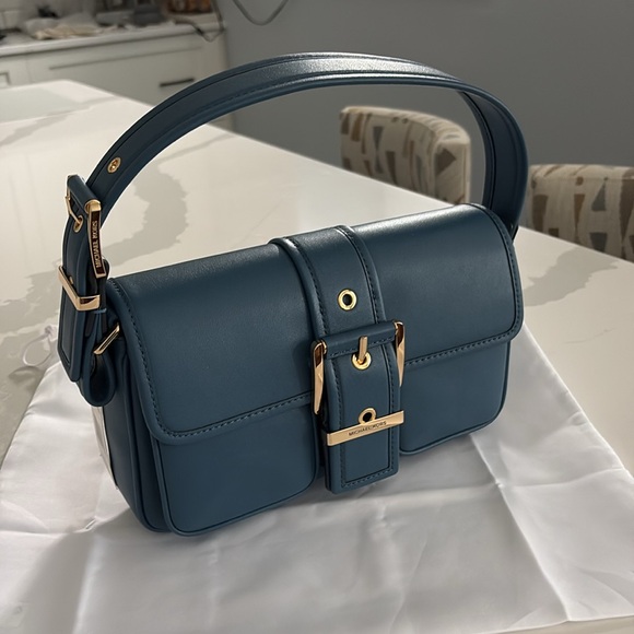 Michael Kors MK Colby Medium Leather Shoulder Bag  NWT - Picture 6 of 14